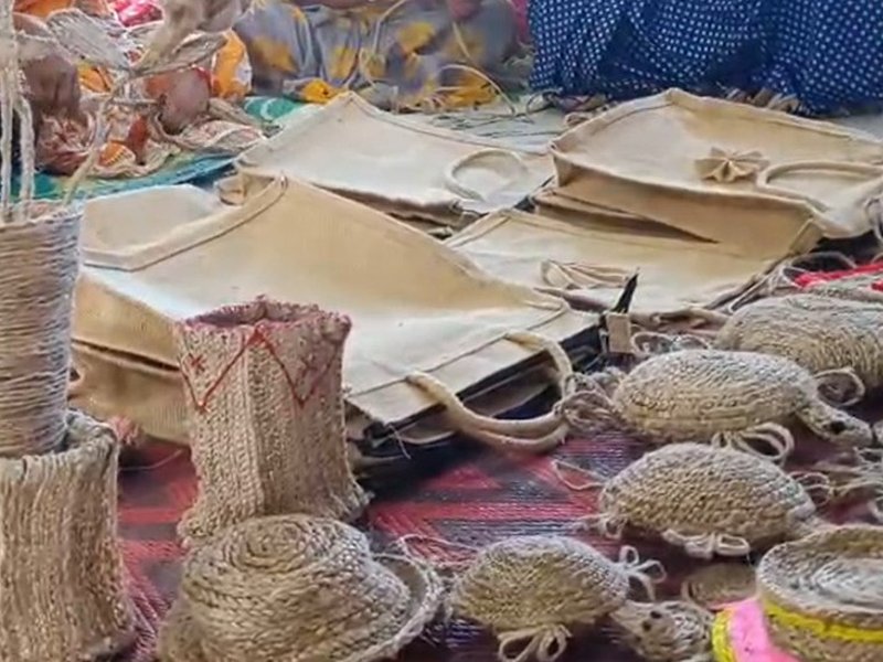 Tripura: 20-day program trains Sipahijala women from SHGs in jute bag making (Photo: IANS)