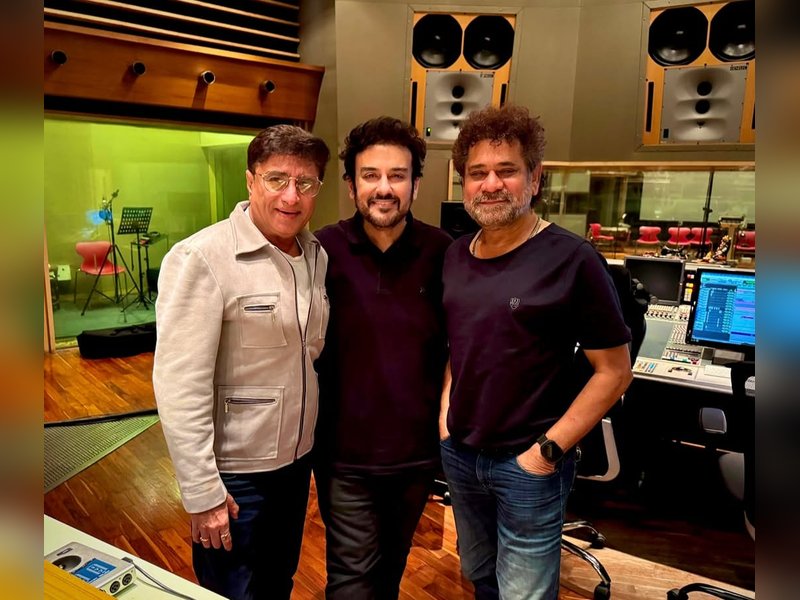 Adnan Sami records song for Akshay Kumar, Anees Bazmee’s yet-untitled family comedy-drama