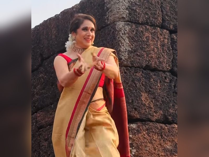 Meenakshi Seshadri recreates A.R Rahman’s ‘Anjali Anjali’, calls it a divine offering for music lovers