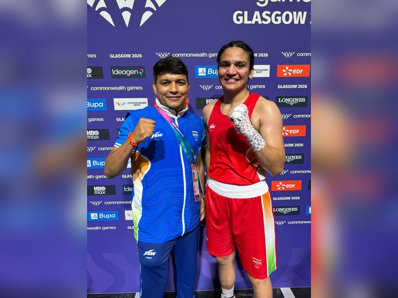 Arundhati Choudhary dominates England’s Chantelle Reid to clinch gold in women’s 70kg boxing in the Commonwealth Games 2026 in Glasgow on Saturday. Photo credit: IANS