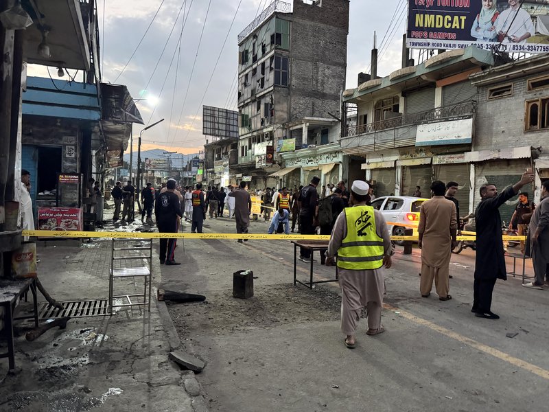 Pakistan: Death toll in Swat police station suicide attack rises to 17