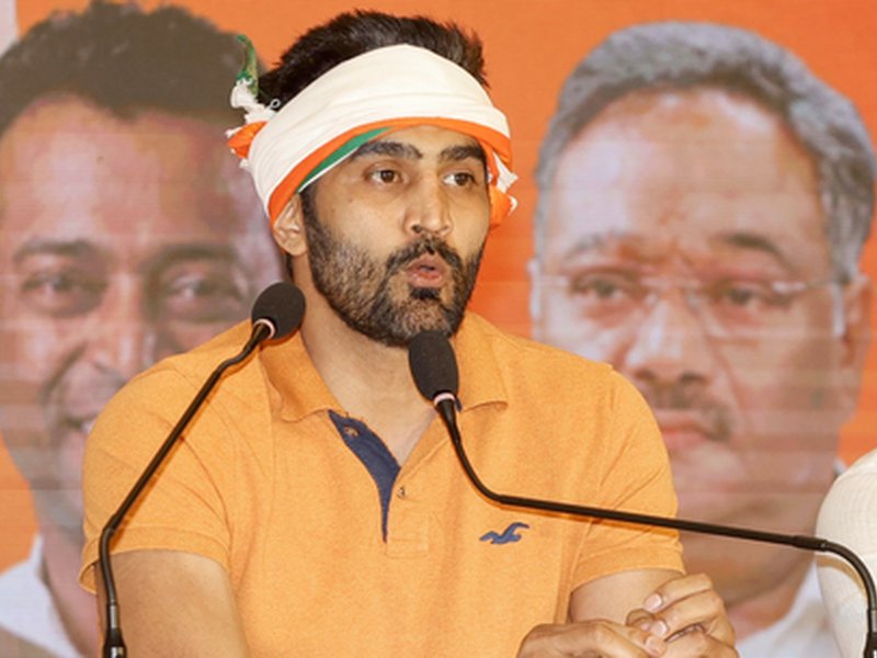 Rise above politics: Vijender Singh questions Rahul Gandhi's silence on India's CWG performance