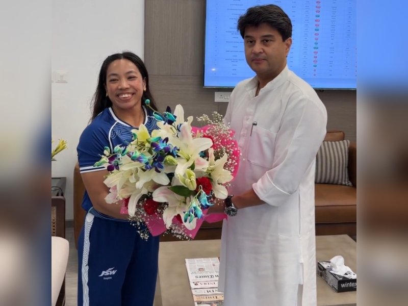 Union Min Jyotiraditya Scindia meets Mirabai Chanu after historic CWG triumph (Credit: @JM_Scindia/X)