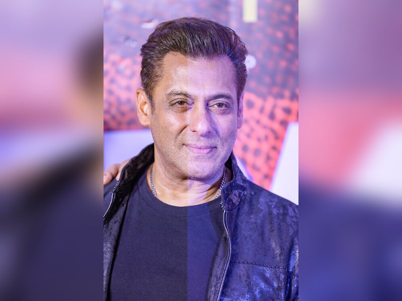 Salman Khan asks Sohail if he’s still listening to ex-wife Seema