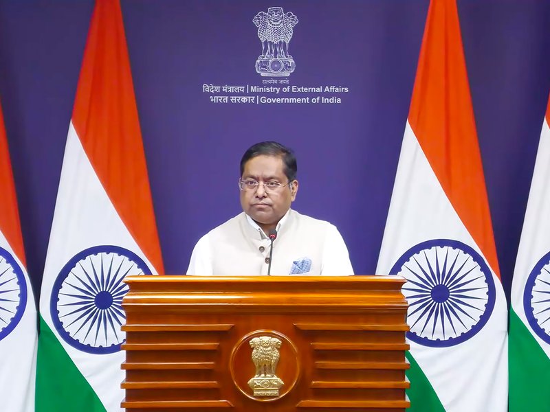 भारतीय नाविकों की सुरक्षा सराकर की सर्वोच्च प्राथमिकता, 24 हेल्पलाइन सक्रिय: विदेश मंत्रालय