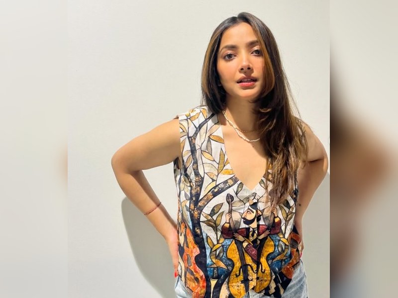Shweta Basu Prasad makes her first-ever solo Sitar recital on stage, says she felt 'nervous'