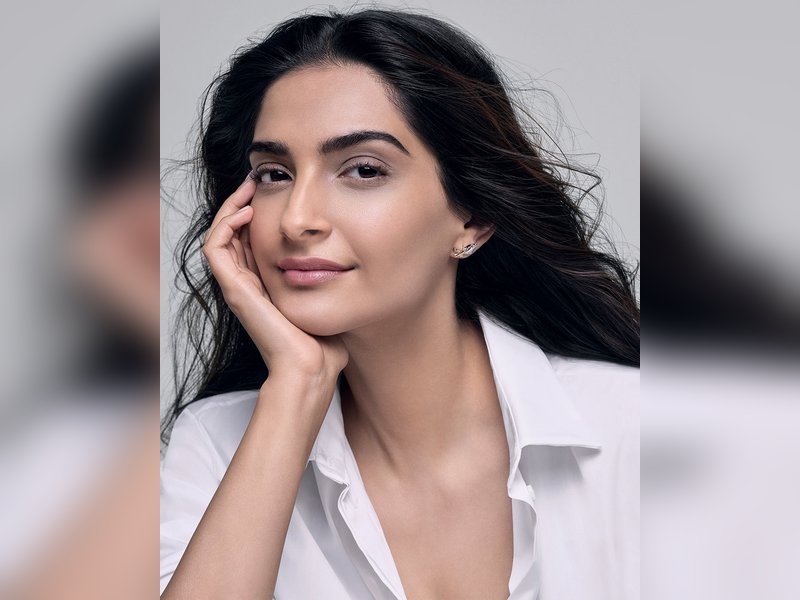 Sonam Kapoor relives her ‘Saawariya’ days with Ranbir Kapoor