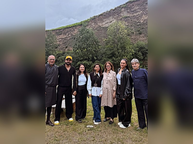 Amid clash with Kangana Ranaut, Sonakshi Sinha spends quality time with husband Zaheer Iqbal & in-laws in Bhutan