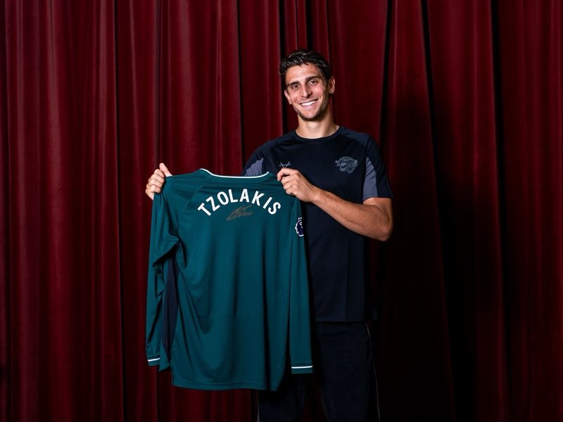 Hull City sign Greece goalkeeper Konstantinos Tzolakis on five year deal (Credit: Hull City)