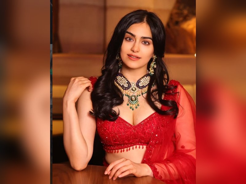Adah Sharma helps calm tantrum-throwing child next door with spooky 'witch' act at night