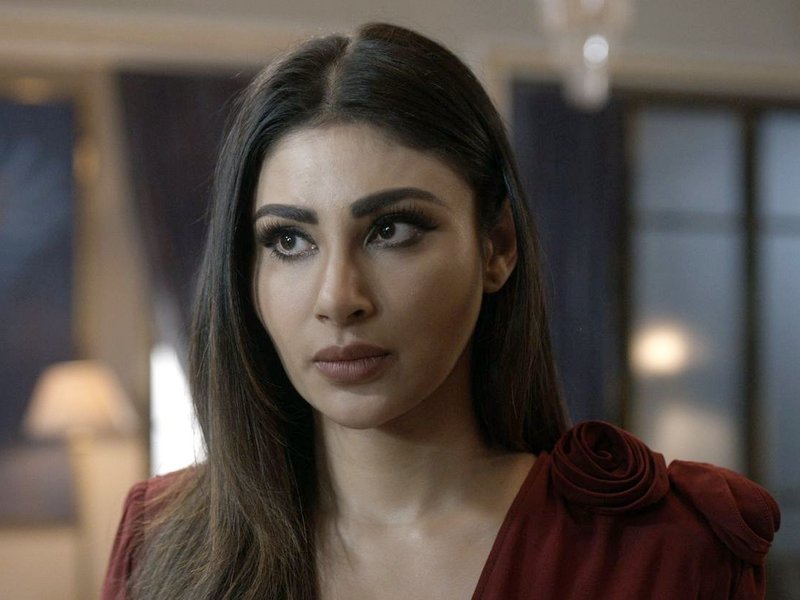 Mouni Roy embraces her Bengali roots, flaunts her love for culture and tradition