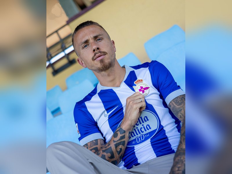Angelino returns to boyhood club Deportivo La Coruna on loan from Roma