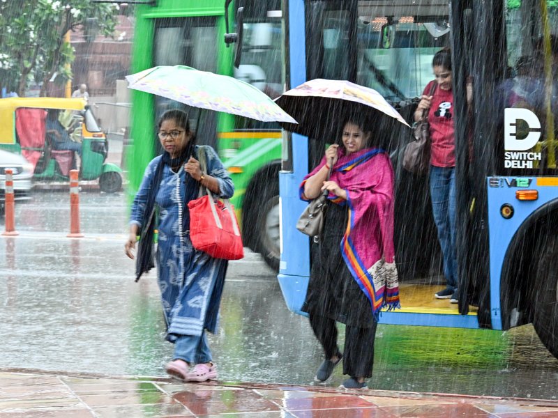 IMD forecasts heavy rain across several states today