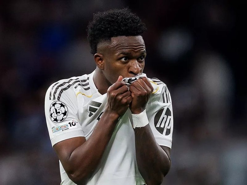Vinicius Jr renews Real Madrid contract until 2032