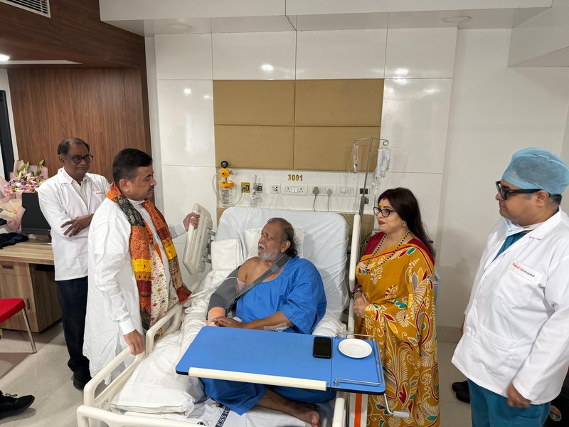 मिथुन चक्रवर्ती का हुआ ऑपरेशन, सुवेंदु अधिकारी ने अस्पताल पहुंचकर जाना हाल