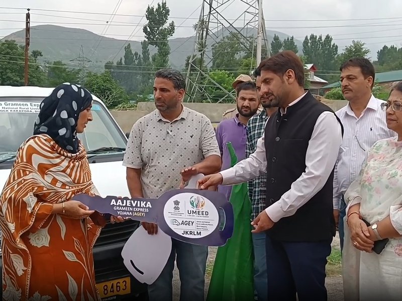 राष्ट्रीय ग्रामीण आजीविका मिशन से कश्मीर की महिलाएं बन रहीं सशक्त और उद्यमी