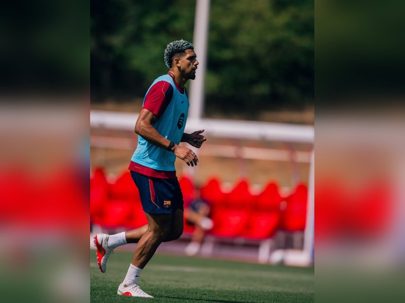 Liverpool set to sign Barcelona defender Ronald Araujo on loan: Reports