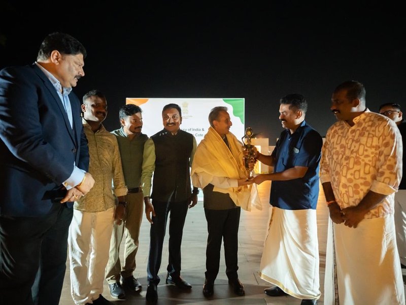 MoS Singh interacts with Indian community in Cote d’Ivoire