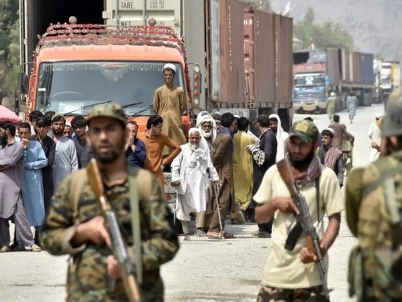 Pakistan: Industrial and export supply chains face disruption due to goods, oil transporters strike (File Image)