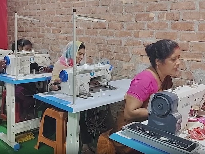 शेखपुरा में पीएमईजीपी से बदली गौरी की किस्मत, सिलाई-हैंडीक्राफ्ट से 20 लोगों को दे रहीं रोजगार