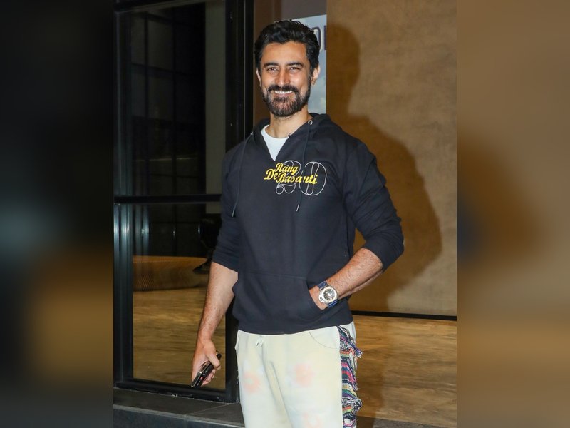 Kunal Kapoor shares why he feels ‘angrier, distracted and more cynical’ every time he gets off social media