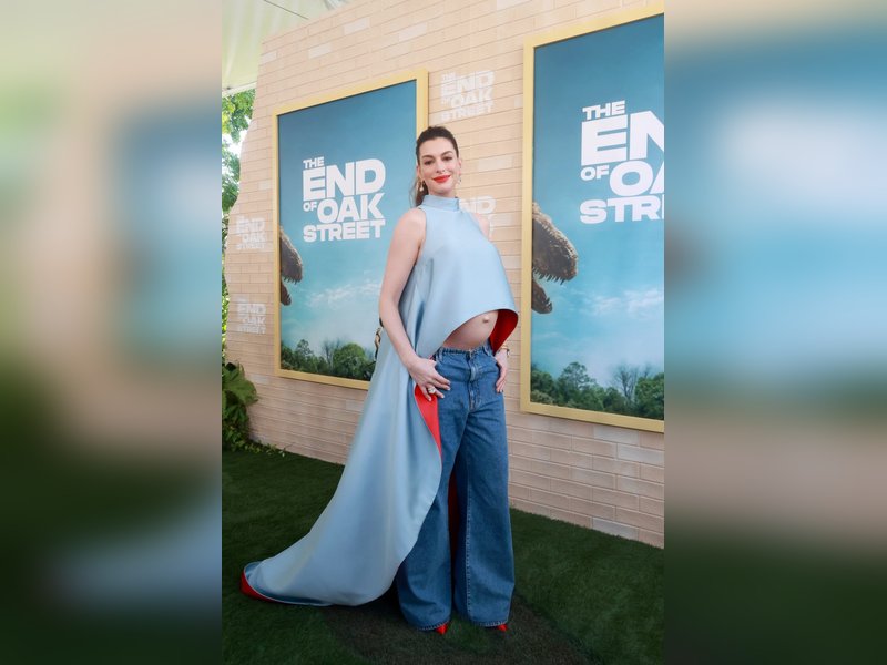 Anne Hathaway opens up on her ‘real bonds’ that she developed while filming ‘The End of Oak Street’