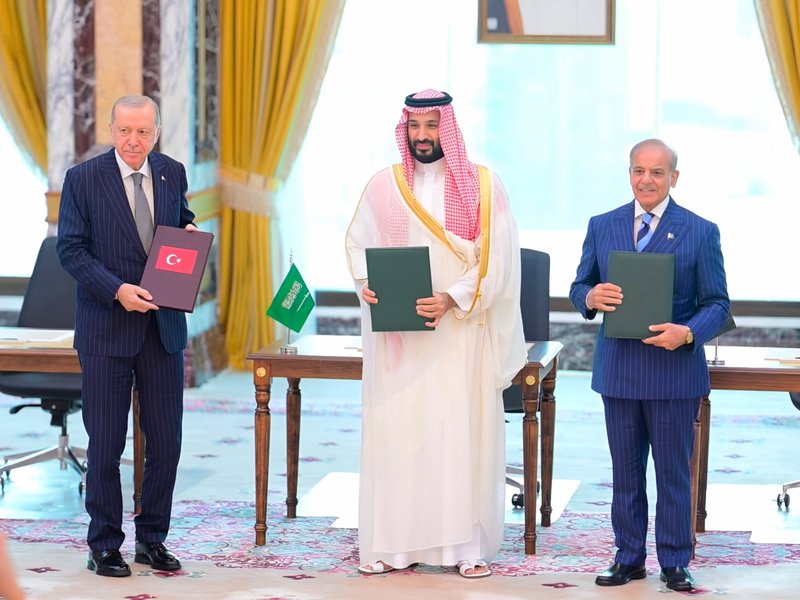 Pakistan aims to turn Mecca defence pact into united front against Israel and India: Report