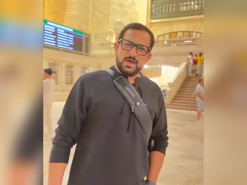 न्यूयॉर्क के ग्रैंड सेंट्रल स्टेशन पर दिखा 'कल हो ना हो' का जादू, प्रसाद ओक ने दोहराया शाहरुख खान का आइकॉनिक अंदाज
