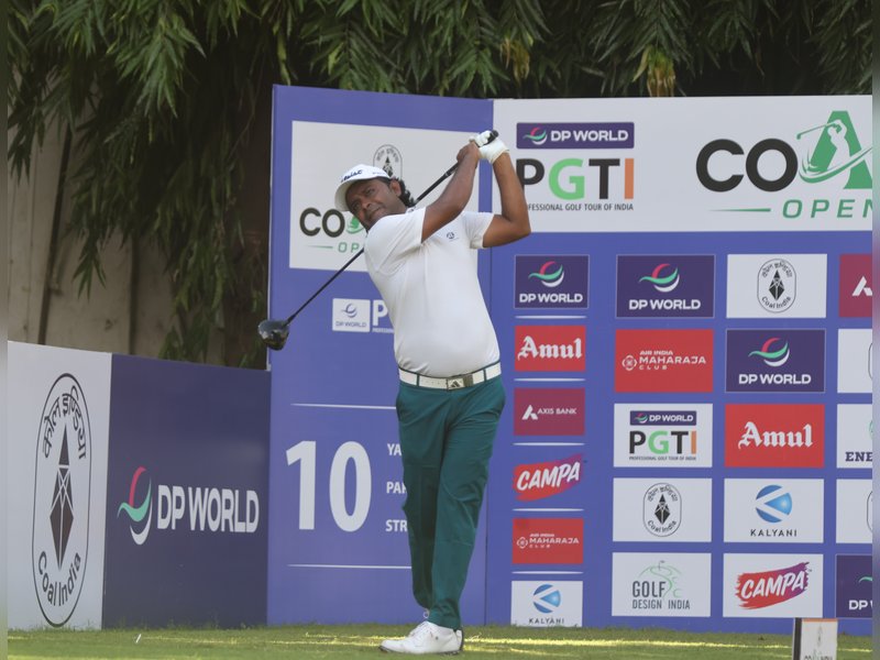 Om Prakash Chouhan fires 62 to take lead in the Coal India Open at Tollygunge Club in Kolkata on Tuesday. Photo credit: PGTI