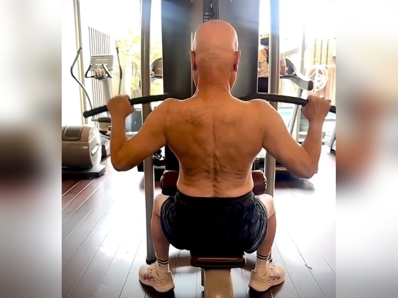 Anupam Kher celebrates his ‘tiny new muscles’, says working out is meditation