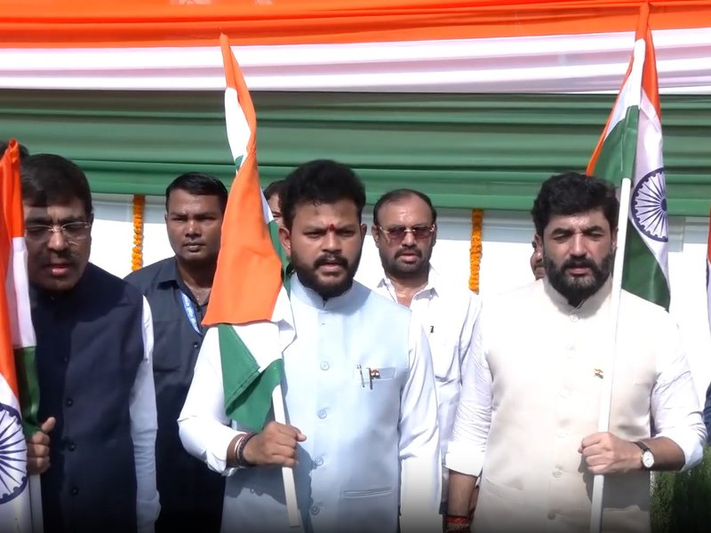 हर घर तिरंगा अभियान: जेपी नड्डा ने आवास पर फहराया राष्ट्रीय ध्वज, राम मोहन नायडू ने लिया तिरंगा रैली में हिस्सा