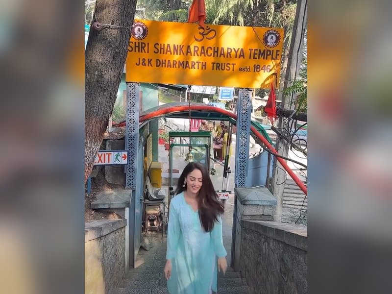 Sandeepa Dhar offers prayers at Srinagar’s Shankaracharya Temple, calls it 'blessed darshan'