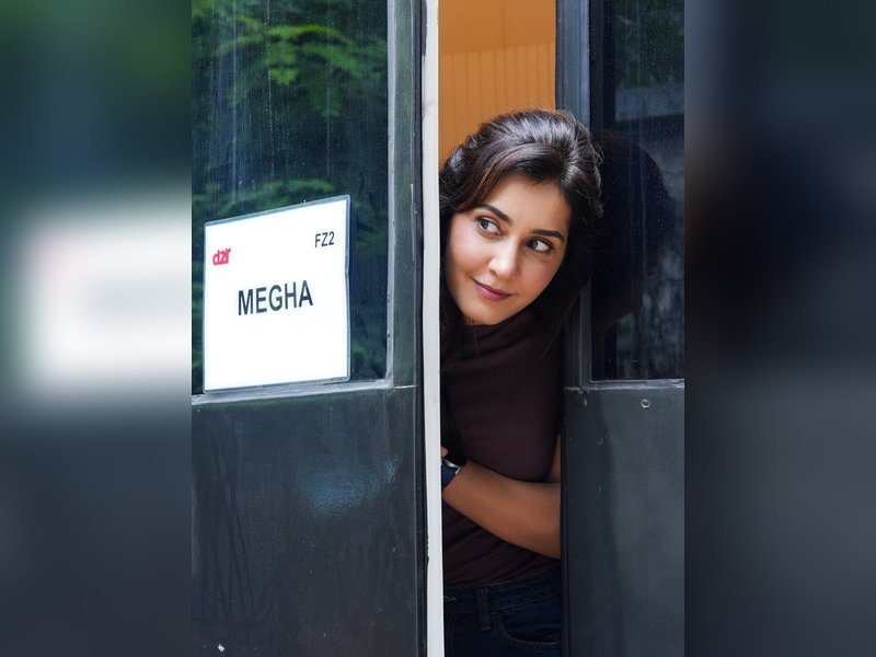 Raashii Khanna begins shooting for 'Farzi 2', treats with pics from the sets