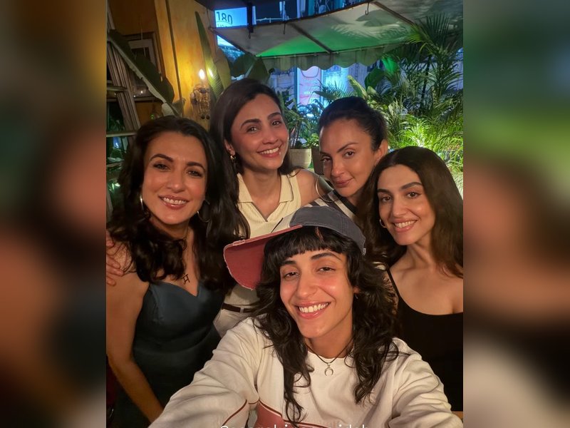 ‘Alliance’ girls Mini Mathur, Seema Sajdeh, Daisy Shah and Ruhee Dosani reunite over dinner