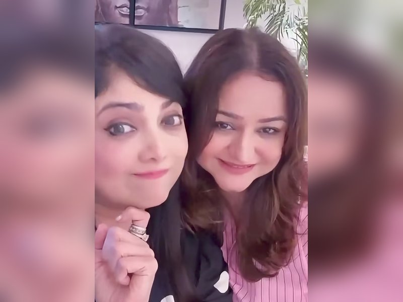 ‘Dill Mill Gayye’ stars Dr Riddhima aka Ohanna Shivanand, Dr Sapna aka Muskaan Mihani reunite