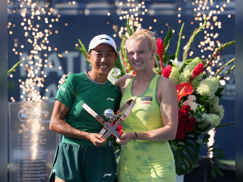 Top seeds Siniakova, Zhang lift the women's doubles title in Toronto