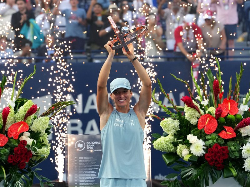 Swiatek sweeps past past Rybakina in Toronto to clinch first title of 2026 