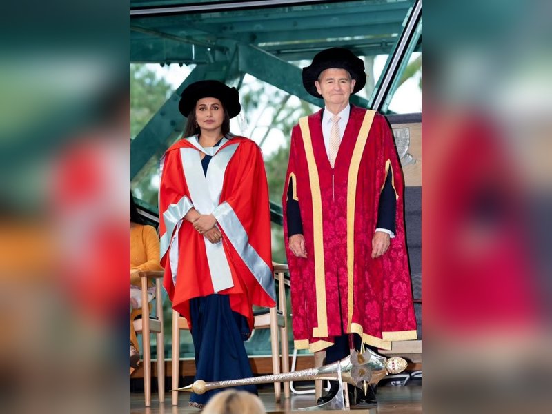 Rani Mukerji breaks down in tears as she receives honorary doctorate from La Trobe University