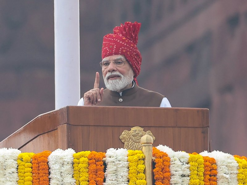 Let's move forward taking inspiration from India envisioned by Netaji Bose, Pandit Nehru, says PM Modi