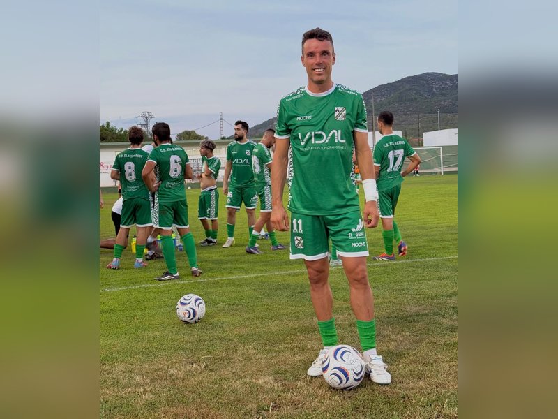 The 2019 Wimbledon semifinalist Roberto Bautista Agut scores on his football debut for Spanish seventh-tier side CD Els Ibarsos. Photo credit: Roberto Bautista Agut Instagram