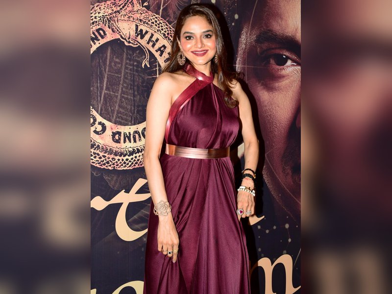 Madhoo recalls how Hema Malini joined parliament on the very next day of daughter Esha's wedding