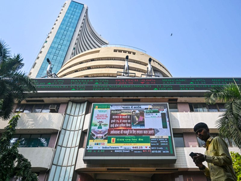 मार्केट आउटलुक: कच्चे तेल की कीमतें, अमेरिका-ईरान तनाव और आर्थिक आंकड़ों से तय होगी शेयर बाजार की चाल 