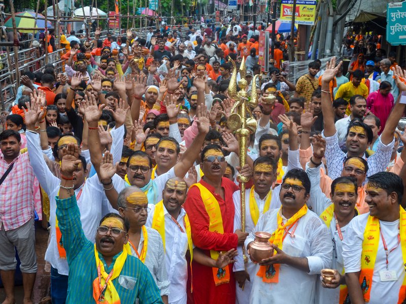 सावन के आखिरी सोमवार पर शिवालयों में श्रद्धालुओं का सैलाब : वाराणसी, उज्जैन और पुरी तक सुरक्षा के कड़े इंतजाम