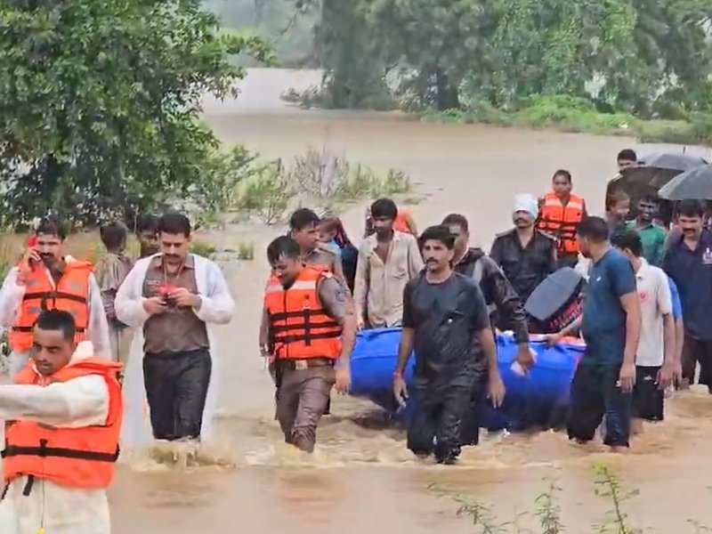 आपदा के दौरान गुजरात के किसानों, मछुआरों के लिए जीवन रक्षक बना एनडीएमए का 'सचेत' ऐप    