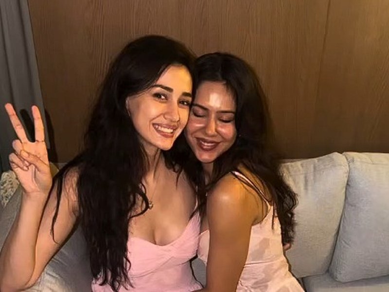Sonam Bajwa dances her heart out with Disha Patani, shares glimpses from birthday bash