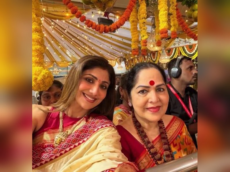 Shilpa Shetty revisits her roots as she offers prayer with her mom on Naga Panchami