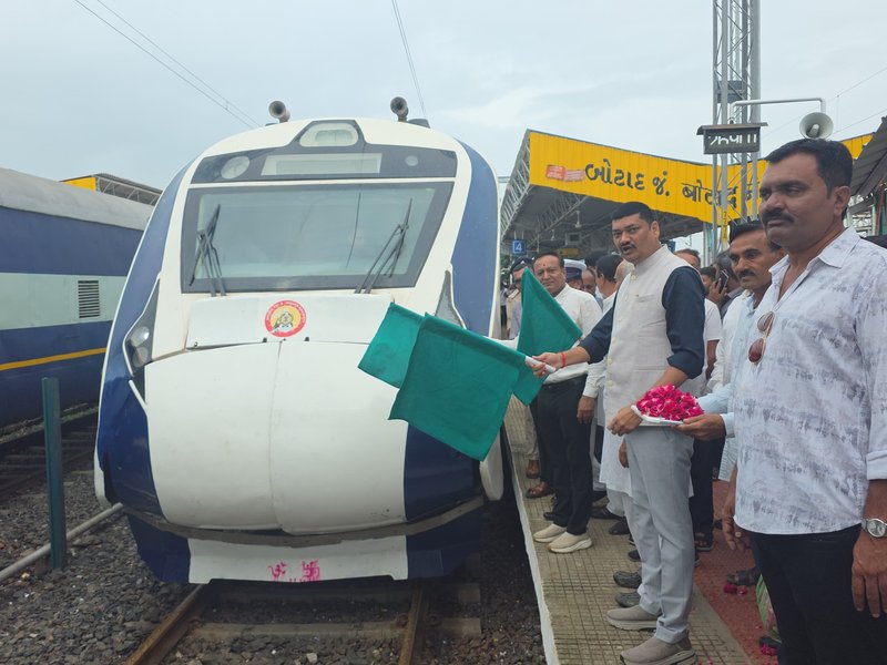 Gujarat: Botad gets Vande Bharat connectivity as train begins running via Gandhigram route