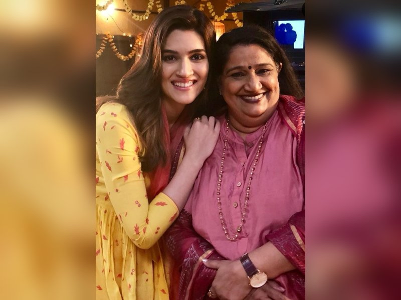 Seema Pahwa celebrates nine years of Bareilly Ki Barfi, Shubh Mangal Saavdhan, shares pics with Kriti Sanon, Bhumi Pednekar 
