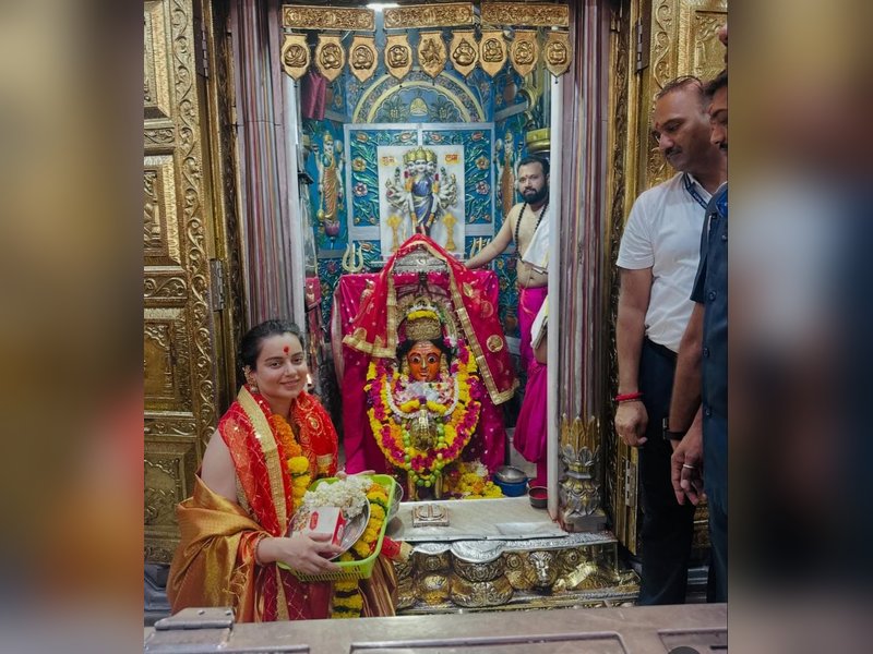 Kangana Ranaut seeks blessings at Siddhivinayak, Mumba Devi temples after performing Rudra Abhishek on Nag Panchami