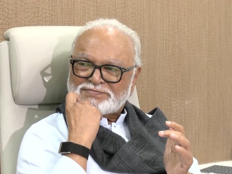 फडणवीस केंद्र में नहीं जाएंगे, मुख्यमंत्री के रूप में ही काम करेंगे: छगन भुजबल 